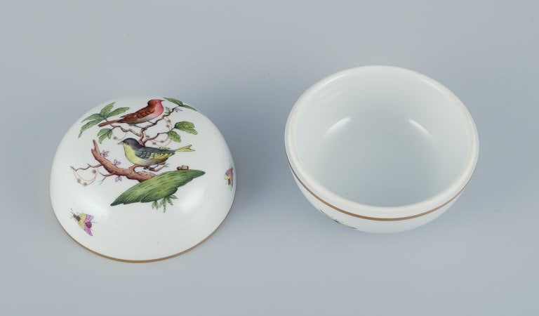 Herend, Hungary. Two porcelain lidded jars hand-painted with butterflies and birds on branches. Gold - 6