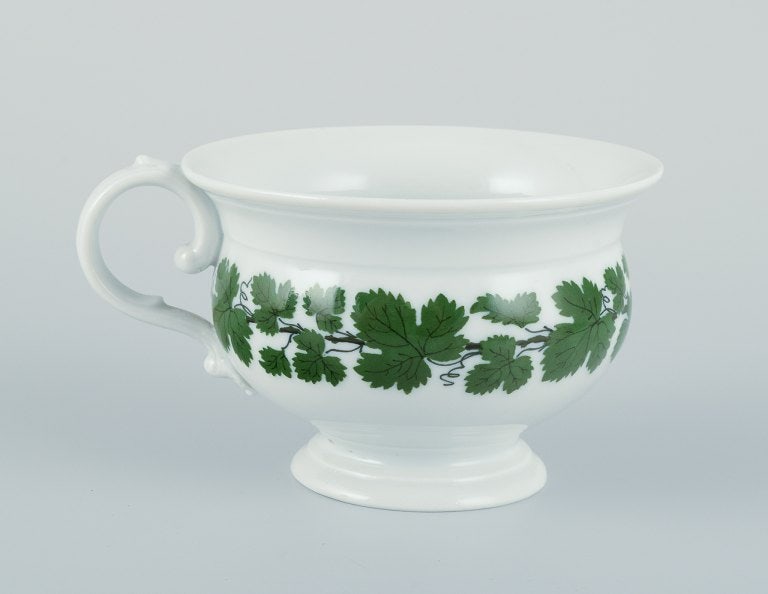 Meissen, Germany, Green Ivy Vine, a set of four large coffee cups and saucers. - 6