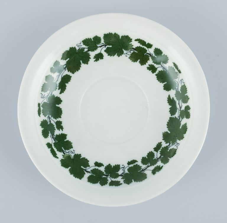 Meissen, Green Ivy Vine, a set of three tea cups and saucers. - 6