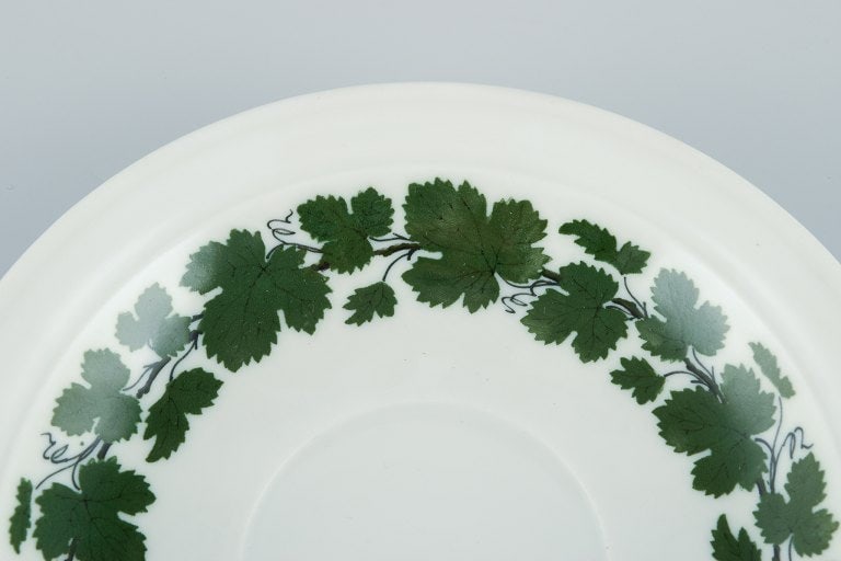Meissen, Green Ivy Vine, a set of three tea cups and saucers. - 7