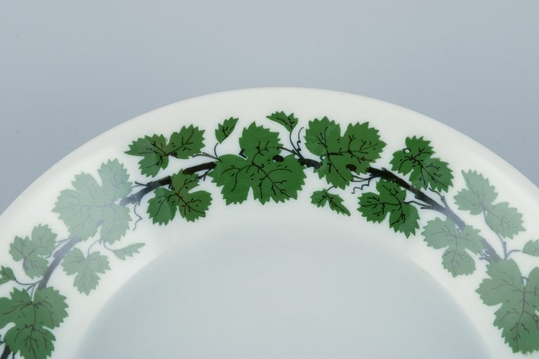 Meissen, Green Ivy Vine, two coffee cups with tall handles shaped like swans. - 7