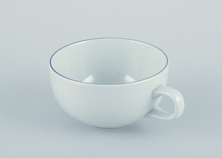 Four Aluminia/Royal Copenhagen blue line coffee cups and saucers. Designed by Grethe Meyer. - 5