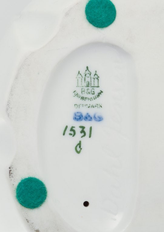 Dahl Jensen for Bing & Grøndahl. Large and impressive porcelain figurine of an Icelandic - 10