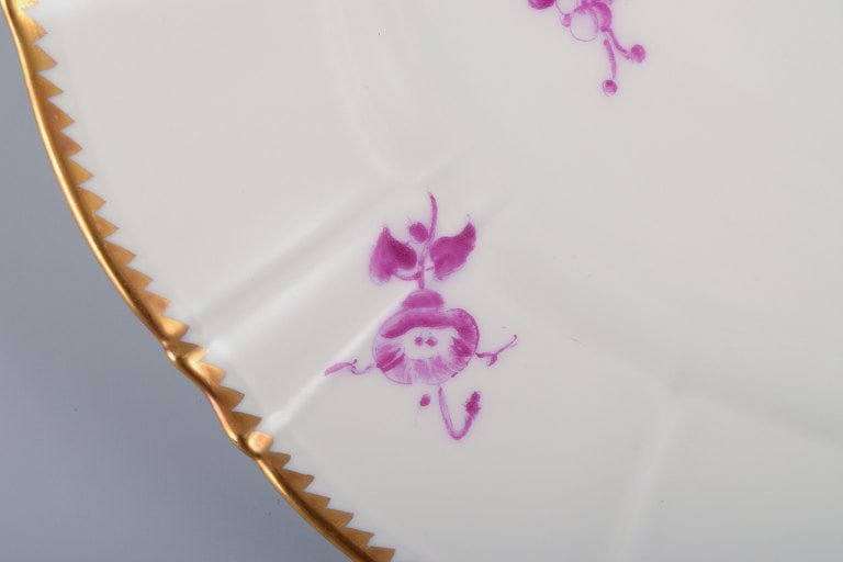 Bing & Grøndahl, Denmark. A set of five luncheon plates with flower decorations in purple and - 6