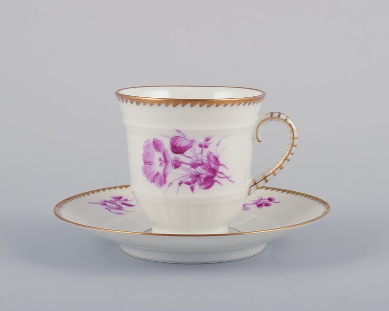 Bing & Grøndahl, Denmark. A set of six demitasse cups with saucers decorated with floral motifs - 4
