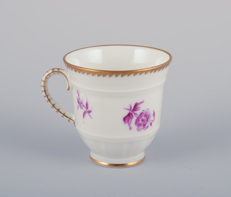 Bing & Grøndahl, Denmark. A set of six demitasse cups with saucers decorated with floral motifs - 5
