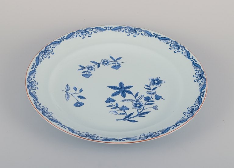 Rörstrand, Sweden, large round "Ostindia" platter in faience with flower motifs. - 2
