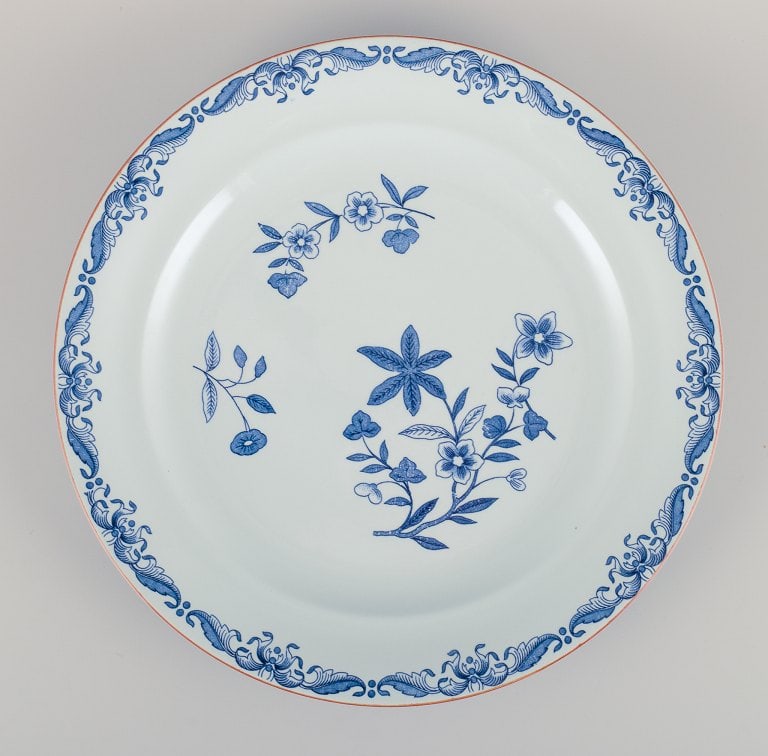 Rörstrand, Sweden, large round "Ostindia" platter in faience with flower motifs. - 3