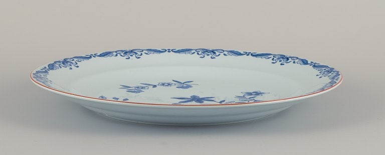 Rörstrand, Sweden, large round "Ostindia" platter in faience with flower motifs. - 4