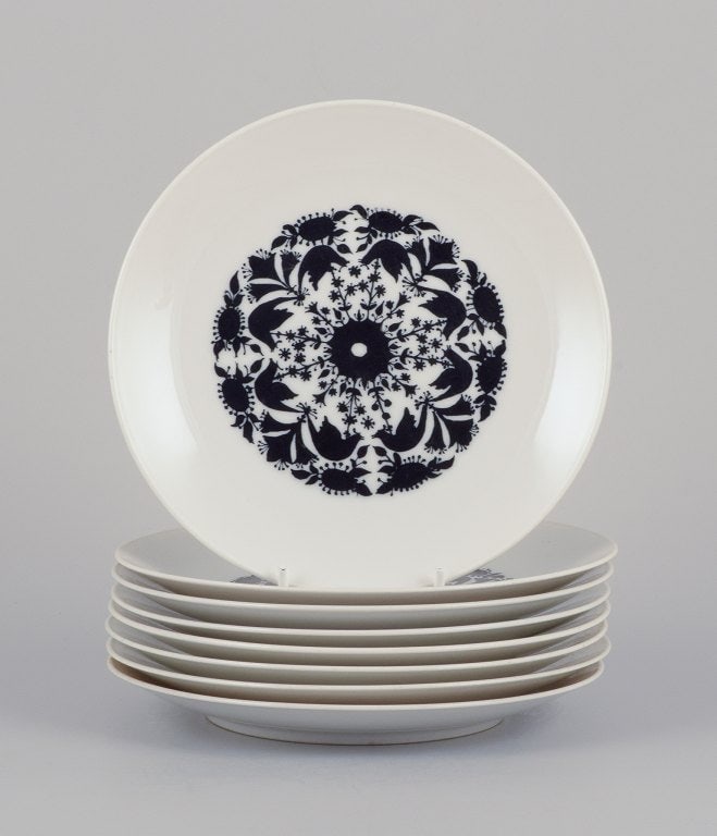 Bjørn Wiinblad for Rosenthal, Germany. A set of eight "Berlin Hilton" plates in porcelain. - 2