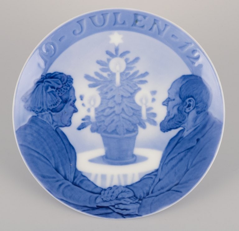 Royal Copenhagen Christmas Plate from 1912. - 2