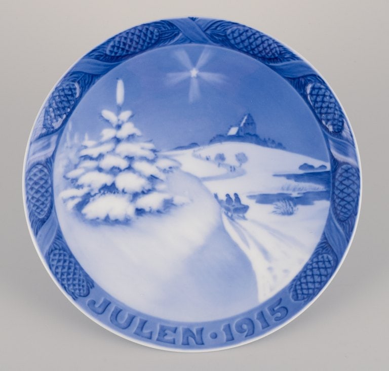 Royal Copenhagen Christmas Plate from 1915. - 2