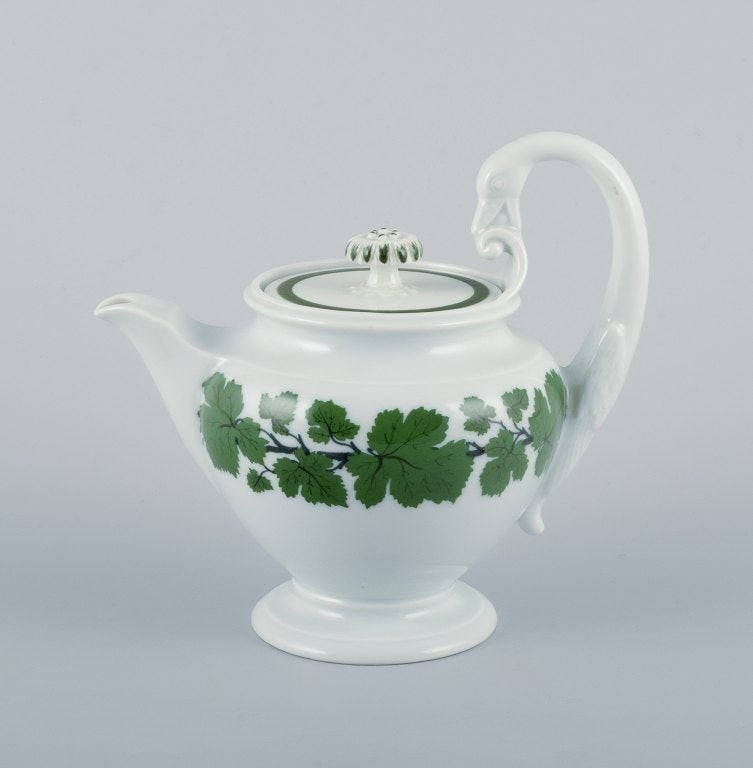 Meissen, Germany, Green Ivy Vine, teapot with swan-shaped handle. Hand-painted. - 2