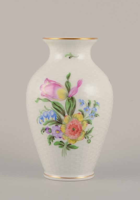 Herend, Hungary. Porcelain vase hand-painted with polychrome flower motifs and gold edge. - 4