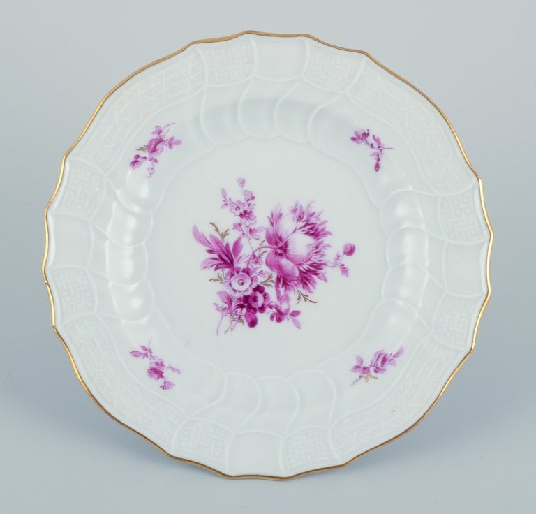 Meissen, Germany. A set of seven porcelain plates hand-painted with purple flower decoration and - 4