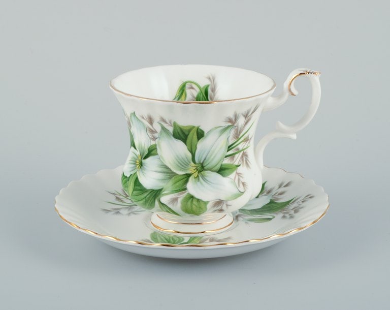 Royal Albert, England. A set of six "Trillium" coffee cups with saucers and cake plates. Decorated - 5