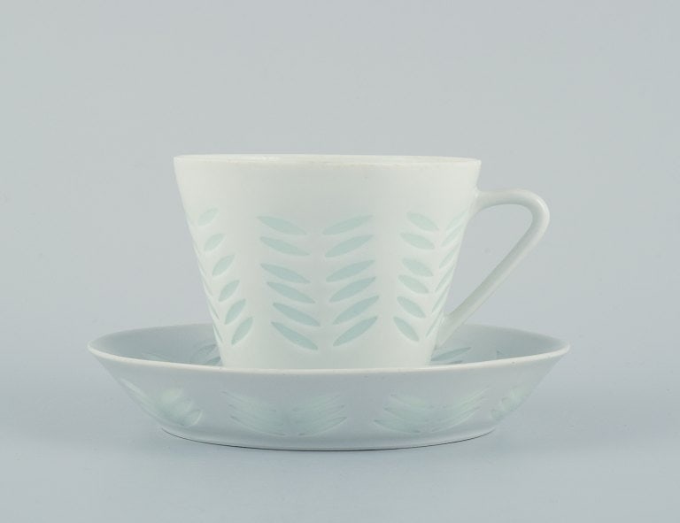 Friedl Holzer-Kjellberg (1905-1993) for Arabia, Finland, a set of six pairs of coffee cups and - 4