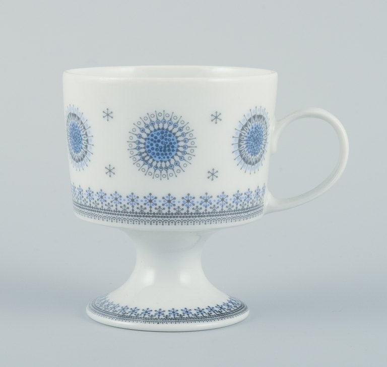 Tapio Wirkkala for Rosenthal Studio-linie. A set of six demitasse cups with saucers. Modernist retro - 6
