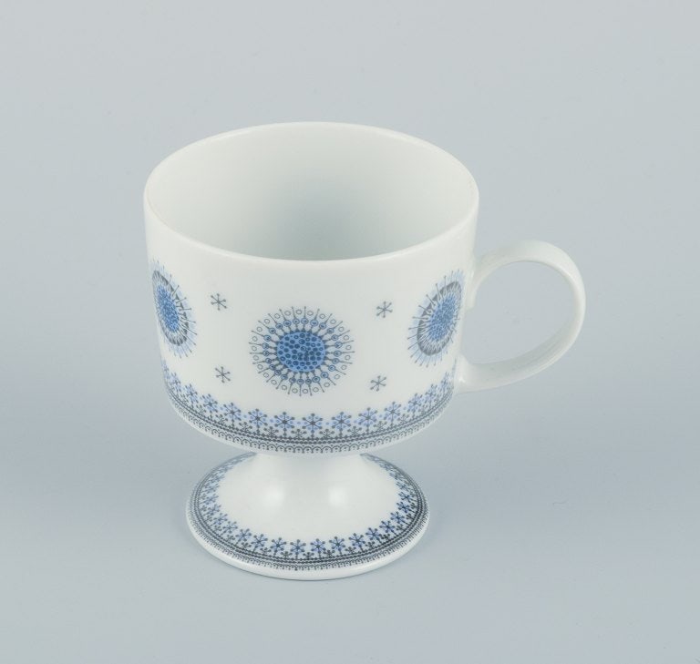 Tapio Wirkkala for Rosenthal Studio-linie. A set of six demitasse cups with saucers. Modernist retro - 7