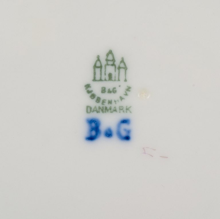 Bing & Grøndahl, Denmark. A set of five porcelain plates hand-painted with various polychrome - 8