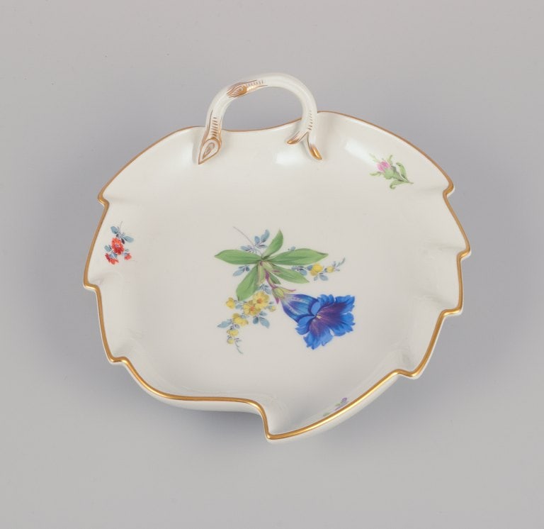 Meissen, Germany. Leaf-shaped porcelain dish. Hand-painted with polychrome flower motifs. - 3