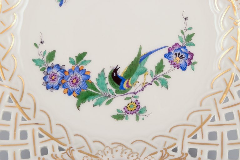 Meissen, Germany. Two open lace plates in porcelain, decorated in gold with an exotic bird on a - 4