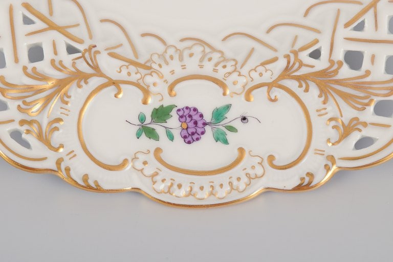 Meissen, Germany. Two open lace plates in porcelain, decorated in gold with an exotic bird on a - 5