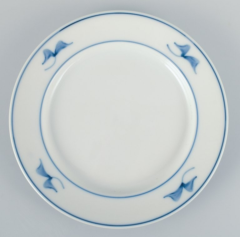 Royal Copenhagen, Noblesse, a set of eight hand-painted plates. - 3