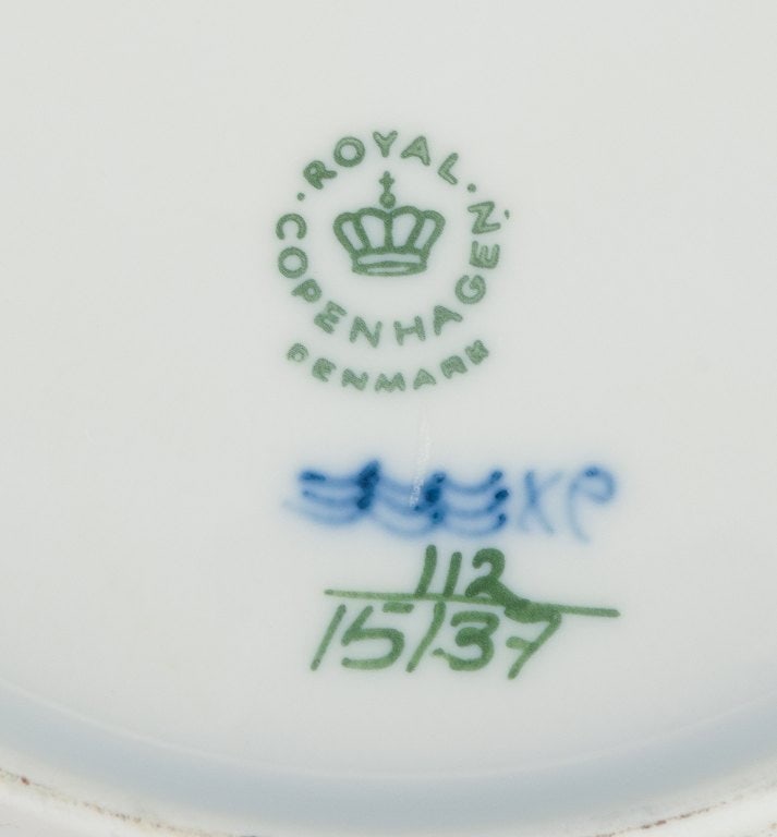 Royal Copenhagen, Noblesse, a set of eight hand-painted plates. - 5