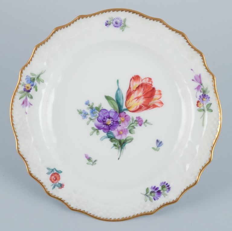 Royal Copenhagen, Saxon Flower, a bowl and a plate. - 3