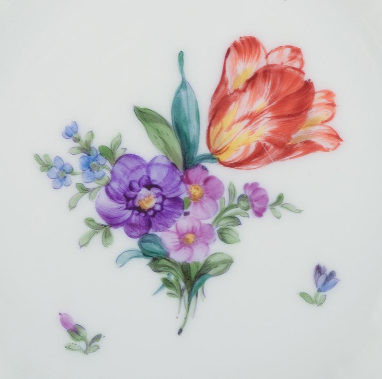 Royal Copenhagen, Saxon Flower, a bowl and a plate. - 4