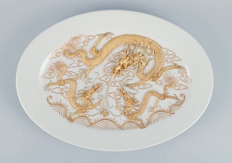 Large oval porcelain platter in Versace style, featuring dragons. Decorated with gold-plated metal. - 3
