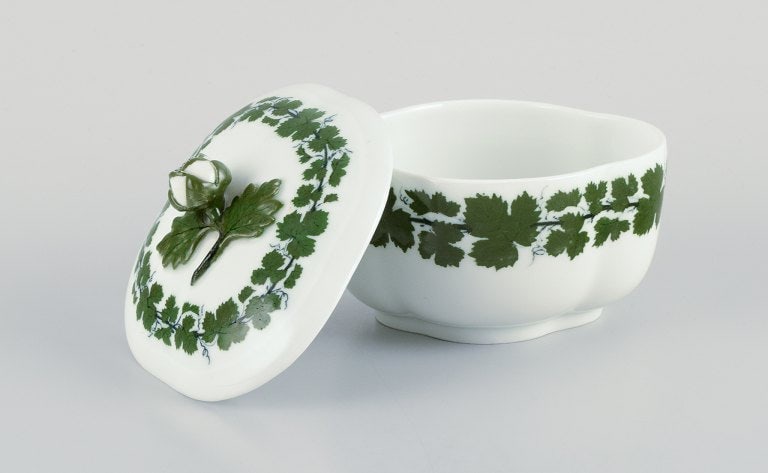 Meissen Green Ivy Vine, a large sugar bowl and a large creamer. - 7