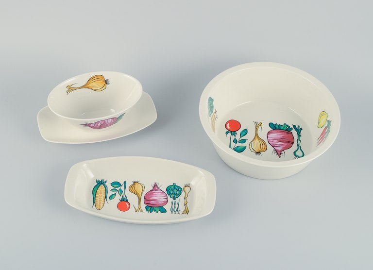 Villeroy & Boch, Luxembourg, three pieces of "Primabella", including a large bowl, a sauce boat, and - 2