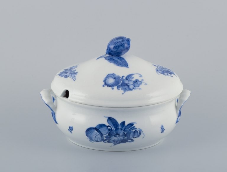 Royal Copenhagen Blue Flower Braided, large tureen. - 2