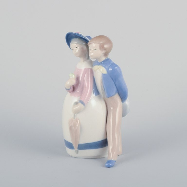 Two Spanish porcelain figurines depicting children. Handmade. - 4