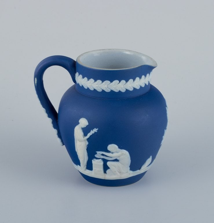 Adams, England, cylindrical vase and creamer in biscuit porcelain. Classic scenes. - 7