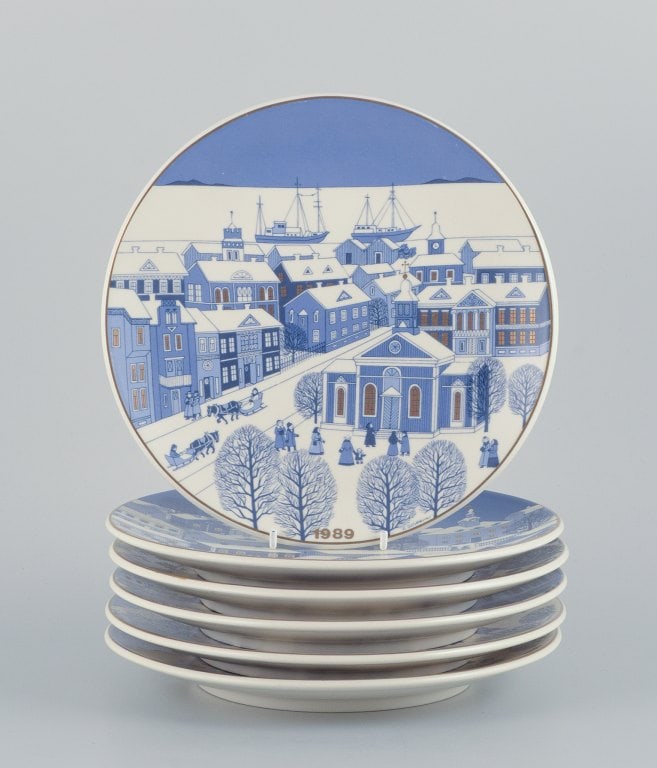 Raija Uosikkinen for Arabia, Finland, a set of six porcelain Christmas plates. Finnish Christmas - 2