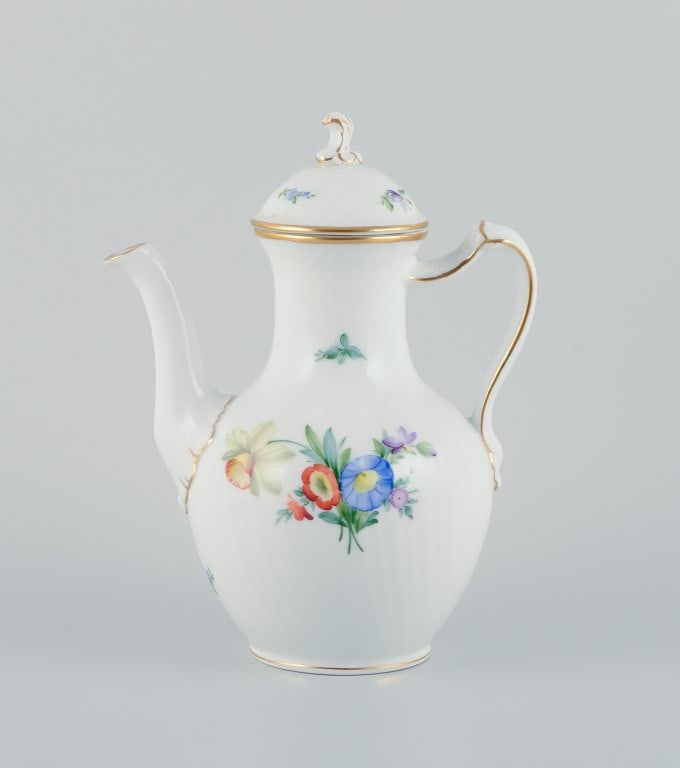 Royal Copenhagen, Saxon Flower, a coffee pot hand-decorated with polychrome flowers and gold. - 2