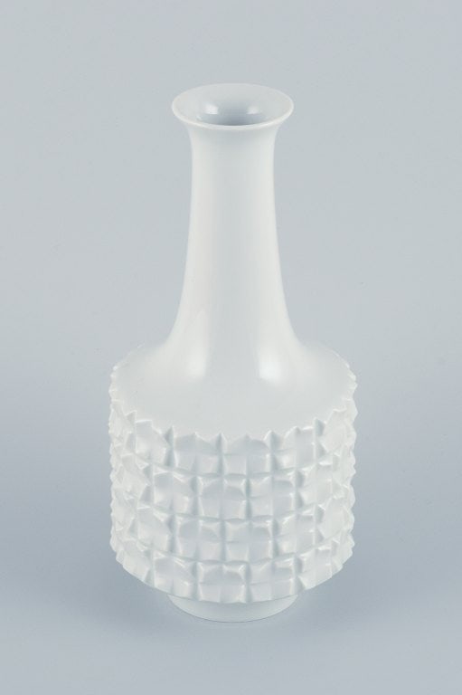 Hans Merz for Meissen, large narrow-necked porcelain vase in a modern design with geometric pattern - 3