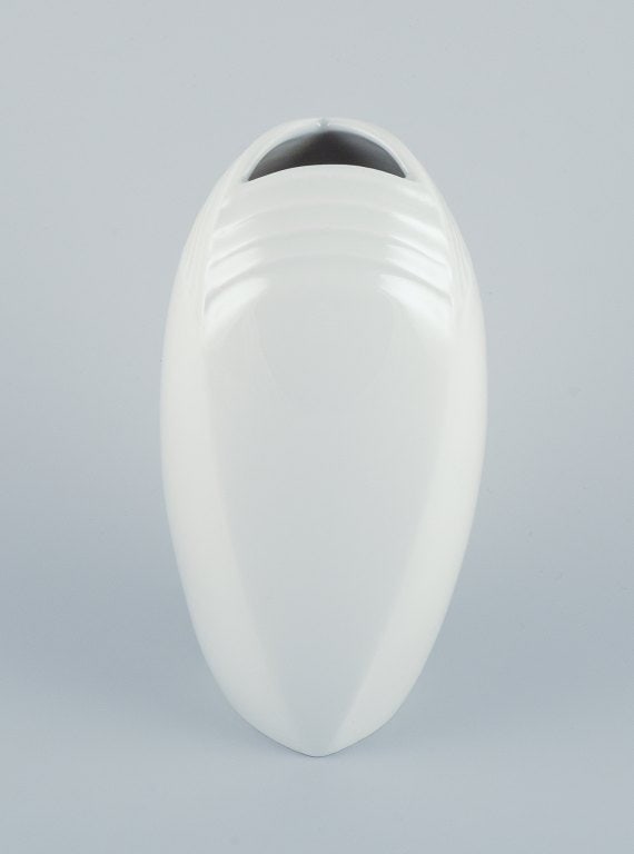 Hans Merz for Meissen, large porcelain vase in a modern design with geometric pattern and white - 3