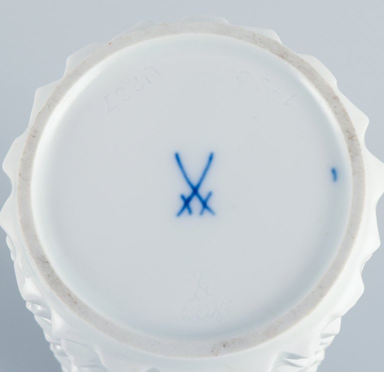 Hans Merz for Meissen, large porcelain vase in a modern design with geometric pattern and white - 7