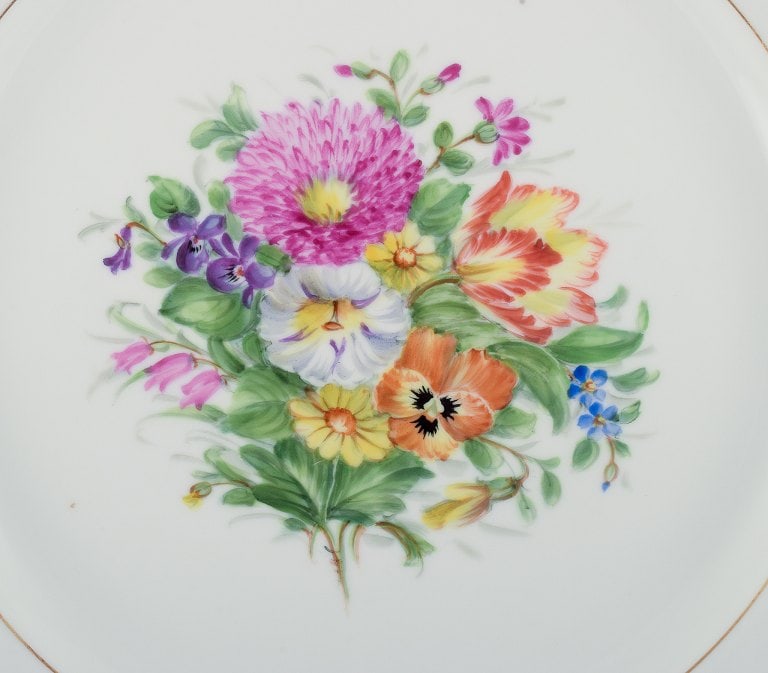 Bing & Grøndahl, large round serving platter in porcelain decorated with polychrome flowers and - 3