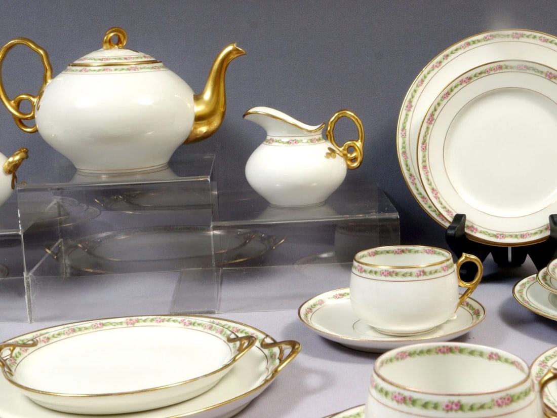 Limoges France CH Field Haviland GDA CHF404 COFFEE TEA Luncheon Rose Garland (1 of 10)
