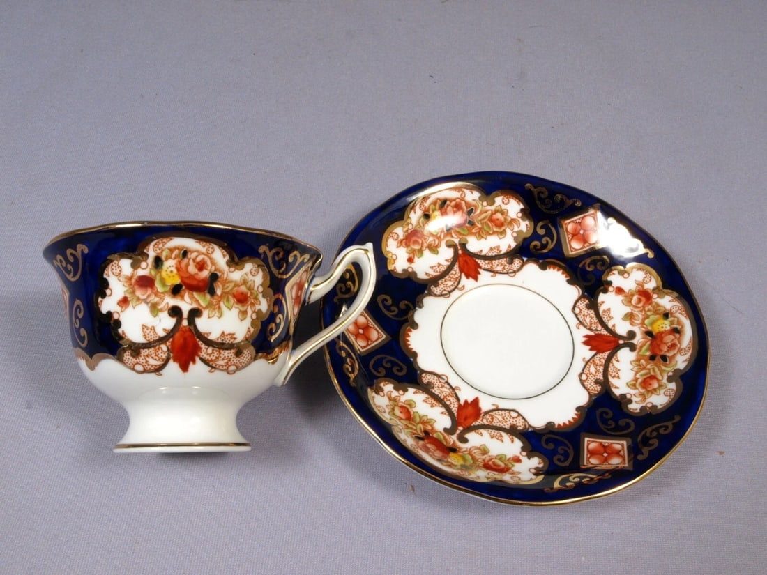 Royal Albert Crown China Heirloom IMARI Coffee Espresso cup Saucer COBALT Blue (1 of 4)