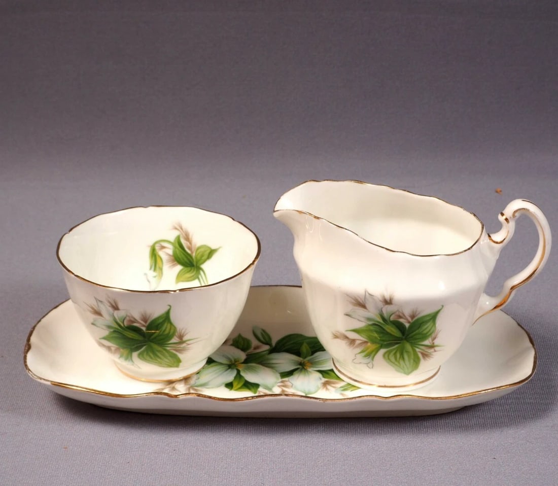 Royal Adderley Trillium Small Creamer and Open Sugar Bowl gold white Dish (1 of 4)