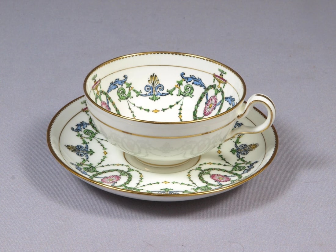 Antique Minton Adam H2581 Cofee Tea Cup Saucer Set LARGE Neoclassical 1913: This is a beautiful and timeless Coffee/Tea Cup and Saucer Set from the famous neoclassical collection by Minton - Made in England. It is in the original Adam Style pattern H2581 that is made in the l