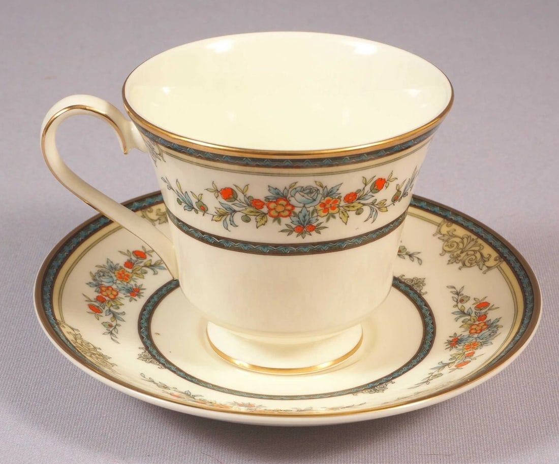 Minton Stanwood Gold Rim Coffee/Tea Cup and Saucer SET England Vintage (1 of 4)
