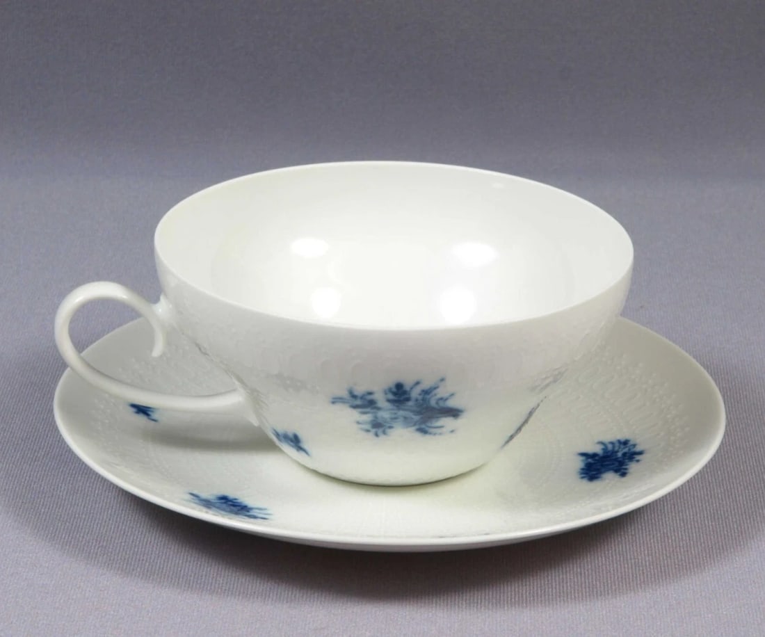 Vintage ROSENTHAL Bjorn RHAPSODY Romance Coffee Tea Cup Saucer Set Blue Germany: This is one stunning Coffee/Tea Cup and Saucer Set from the famous ROSENTHAL Bjorn Romance collection in the beautiful RHAPSODY pattern, made in Germany. Pattern features blue bouquets on snow white c