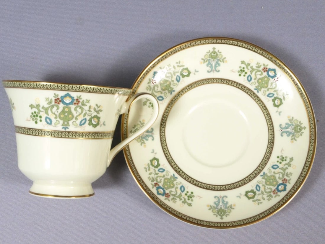 MINTON HENLEY Coffee Cup Teacup Saucer Set Green England Vintage (1 of 4)